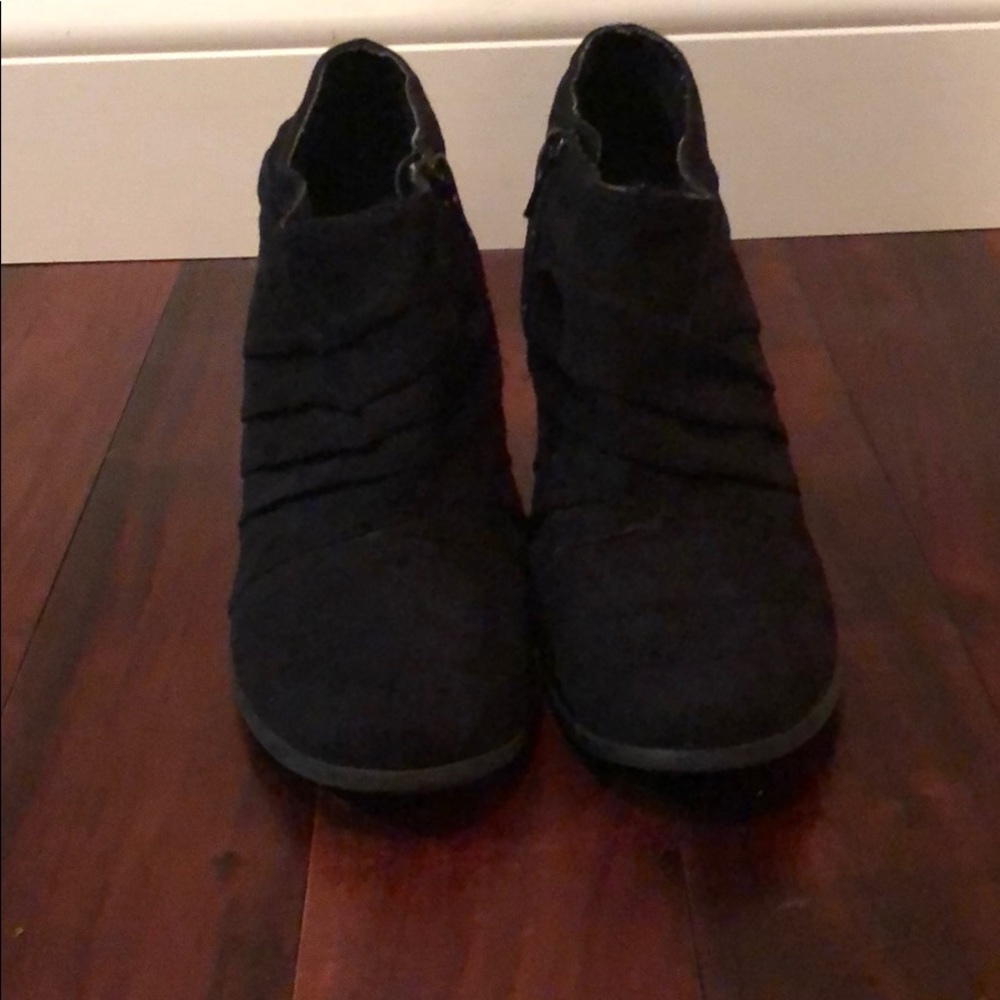 Black heeled booties